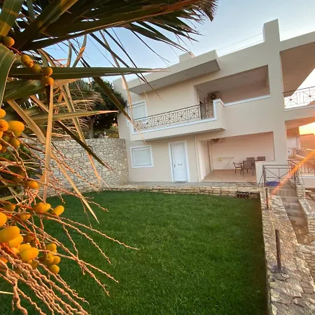 Theas House Holiday home